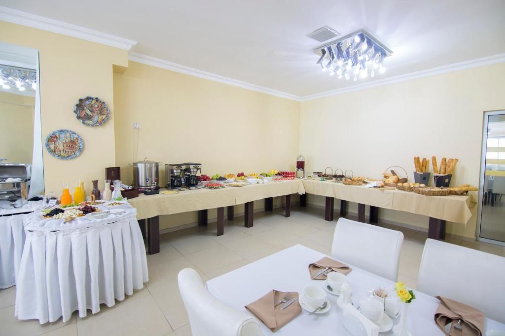 Отель Hotel Aisi Батуми-66